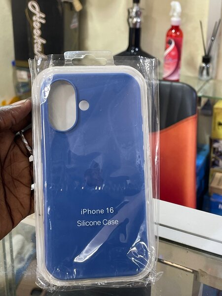 Coque Silicone iPhone 16