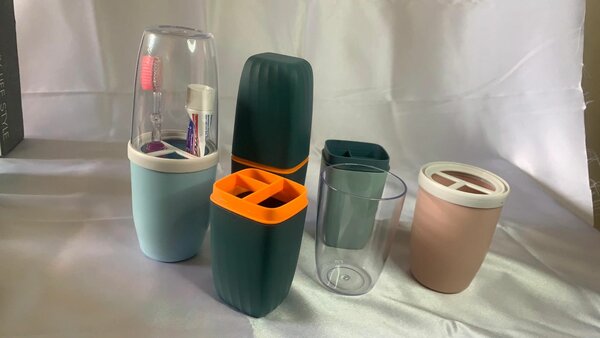 Protège à brosses à dents