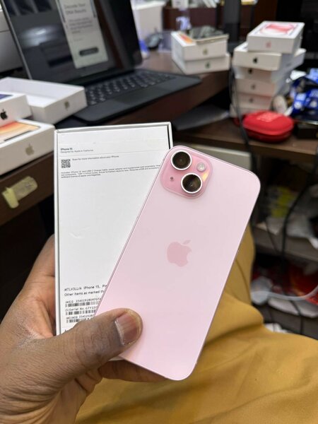 iPhone 15 simple