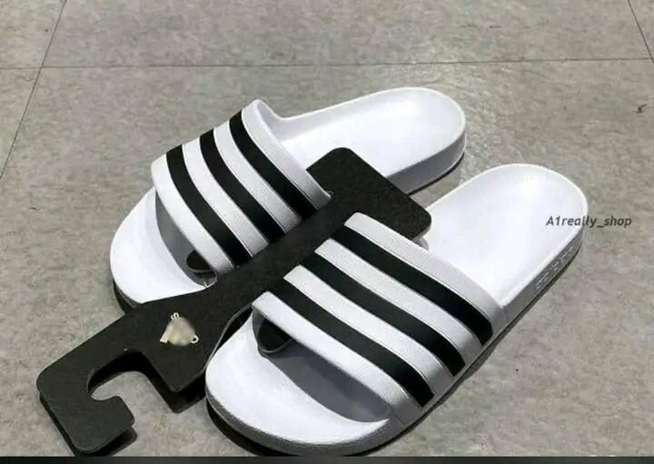 Claquettes confortables Adidas