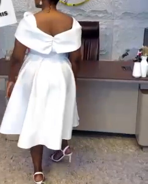 Robe Blanche Élégante