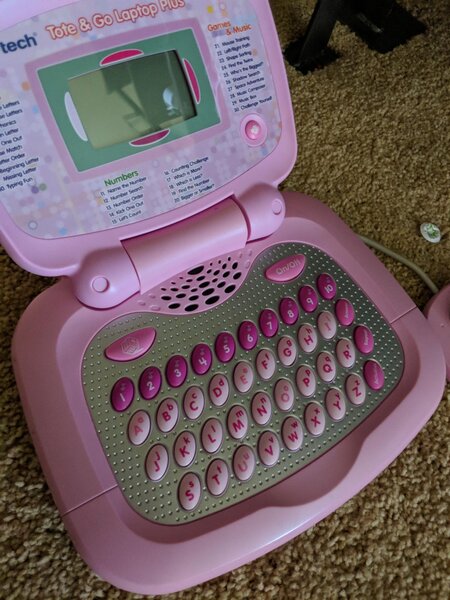 Ordinateur éducatif enfant rose