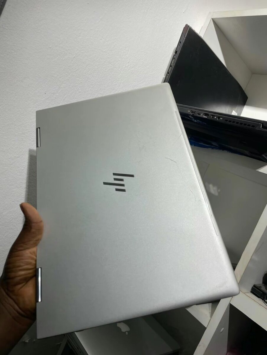 HP ENVY CORE i7