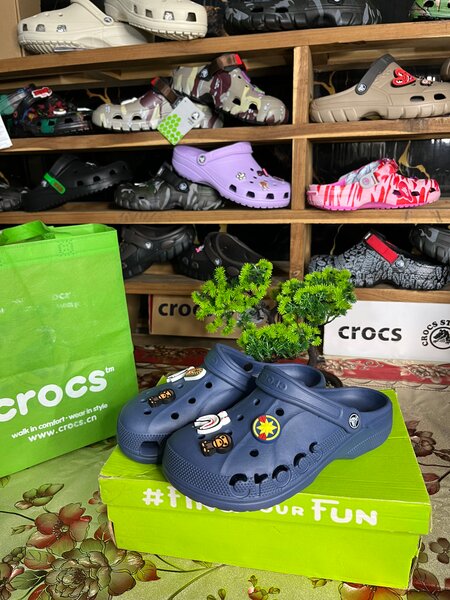 NOUVEAU CROCS CROCS
