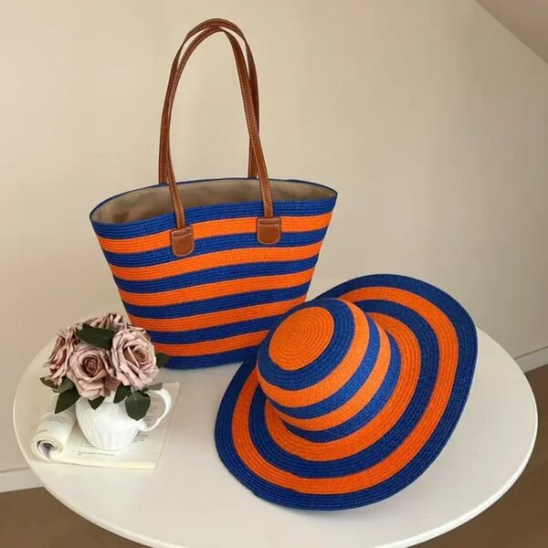 Sac à main et chapeau d'été
