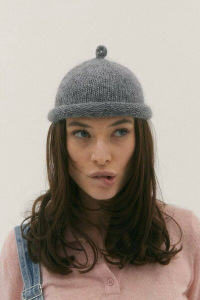 A grey hat for women