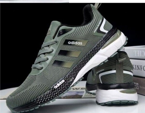 Paire basket adidas de pointure 40 à 45