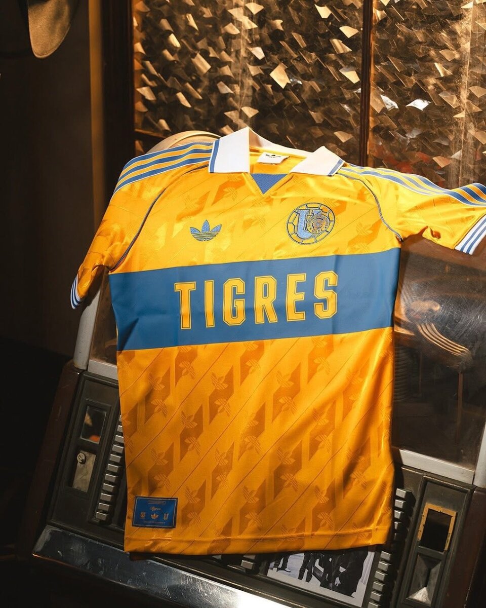 Maillot de football rétro Tigres
