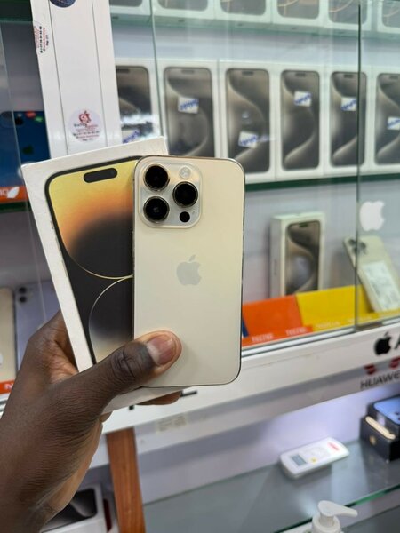 iPhone 14pro 128giga casineuf tout dorigine