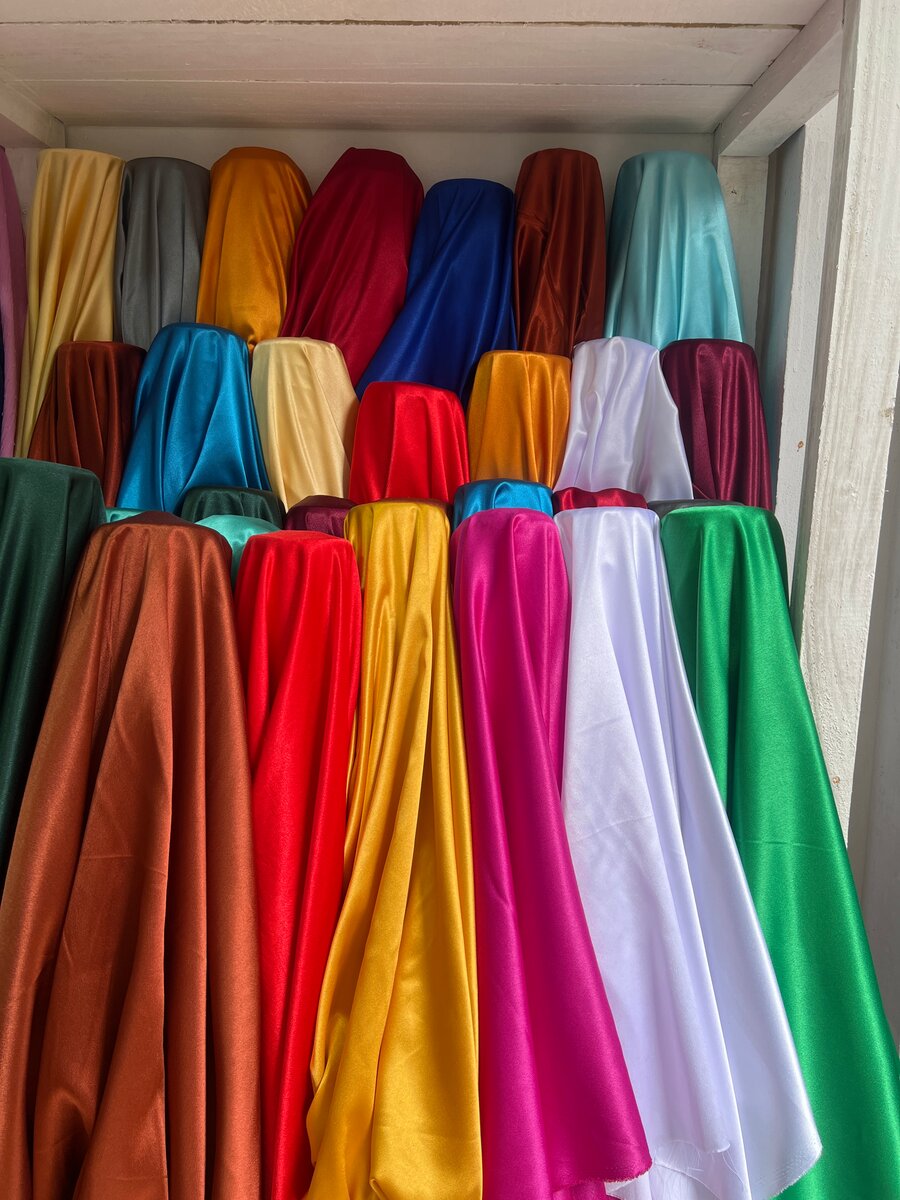 Tissu en grain de diamants