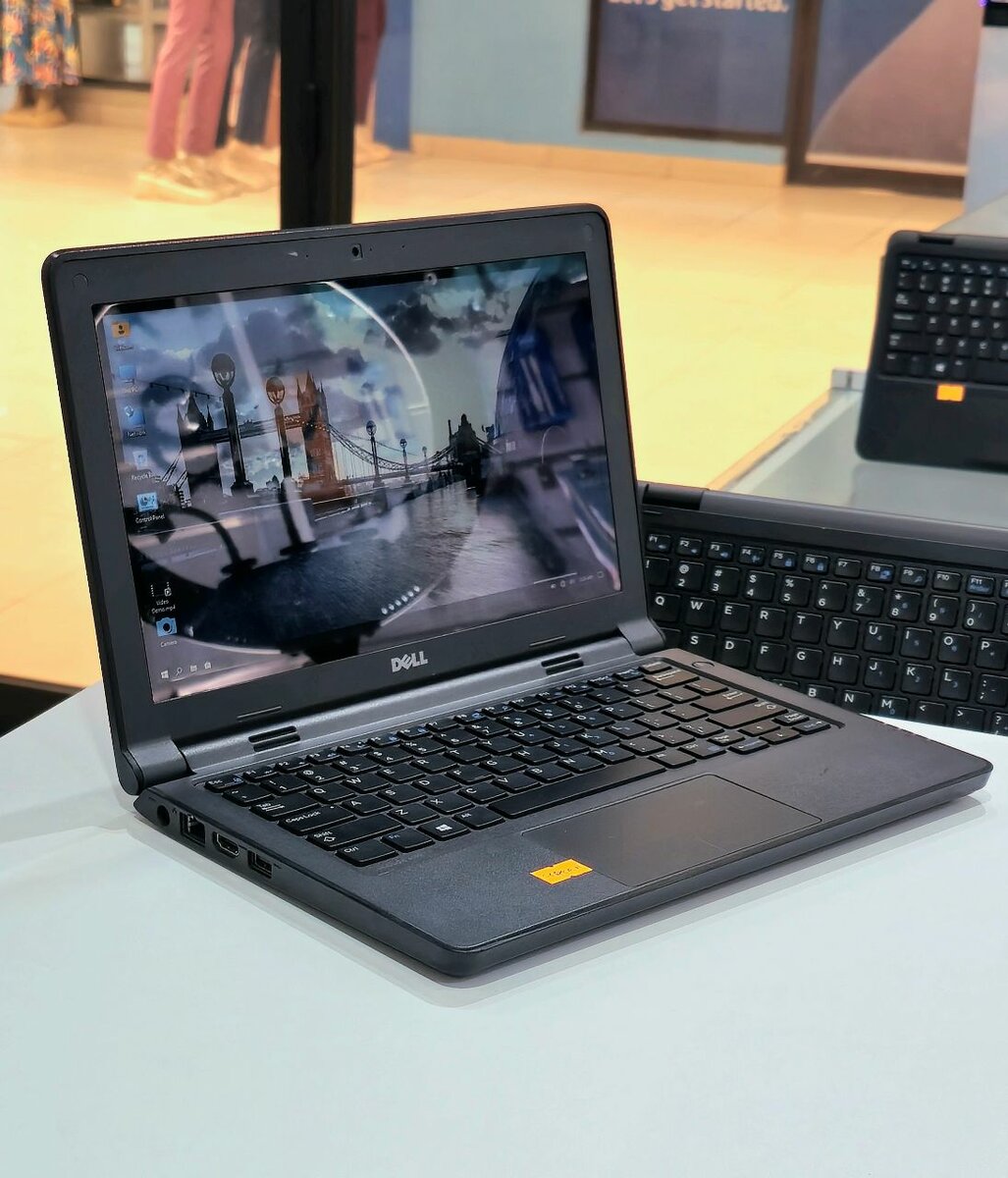 DELL LATITUDE 3160
