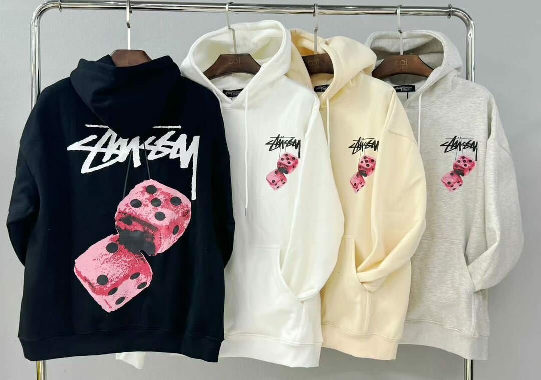 Sweat à Capuche Graphique