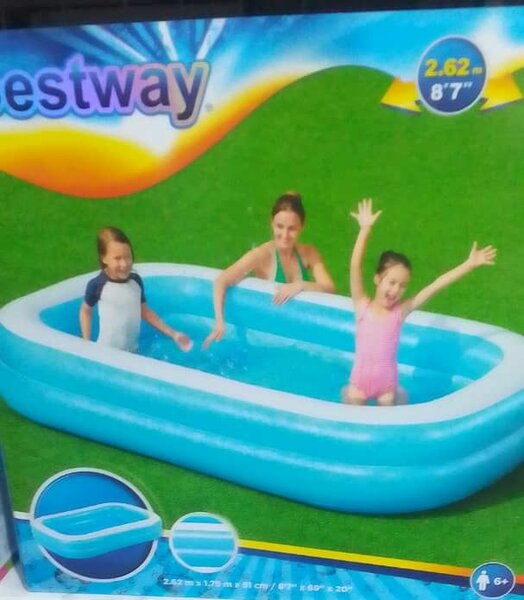 Inflatable swimming pools