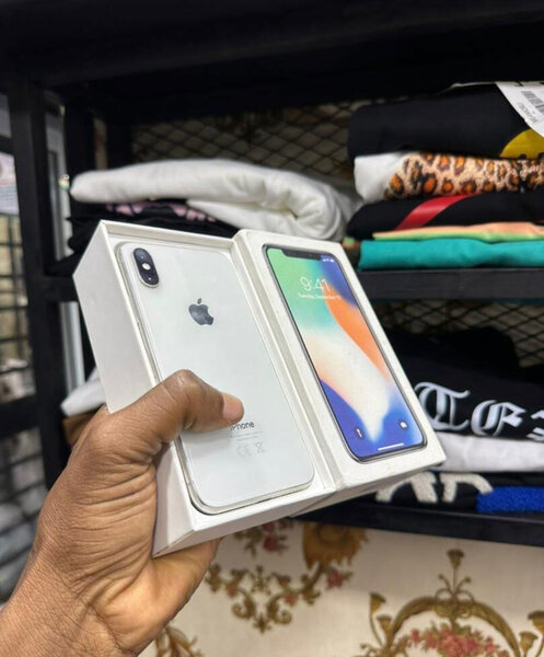 iPhone X 64 Go Argent Débloqué