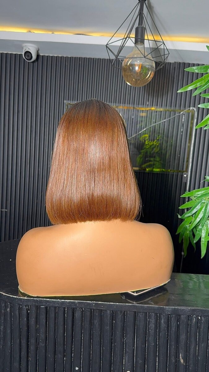 Perruque élégante brun bob