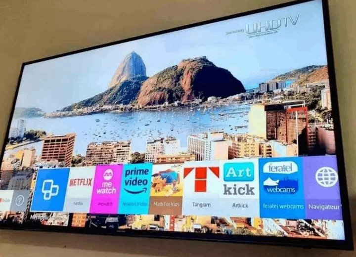 Téléviseur LED UHD Smart