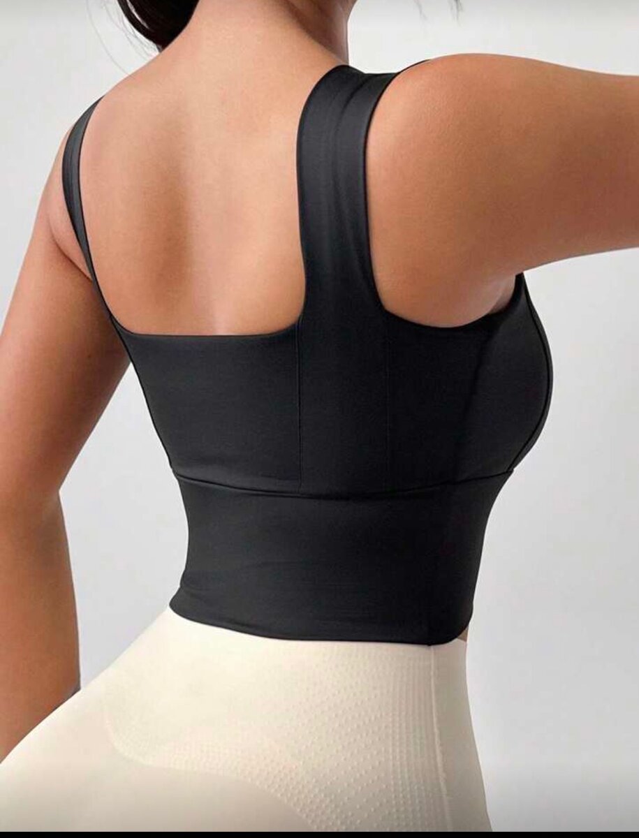 Top court moulant noir