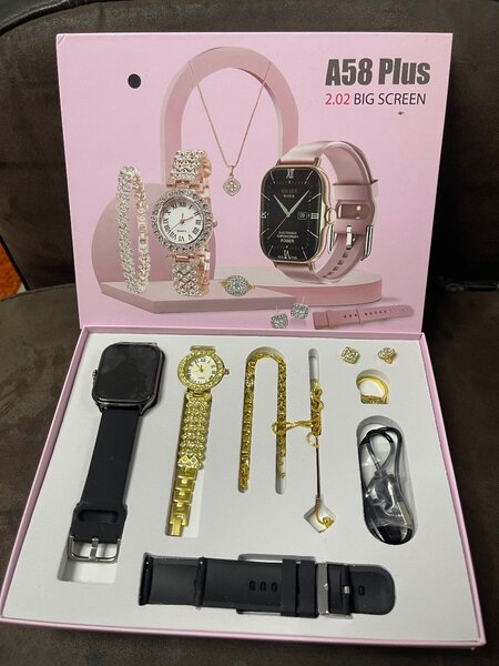 Ensemble bijoux et montre conn