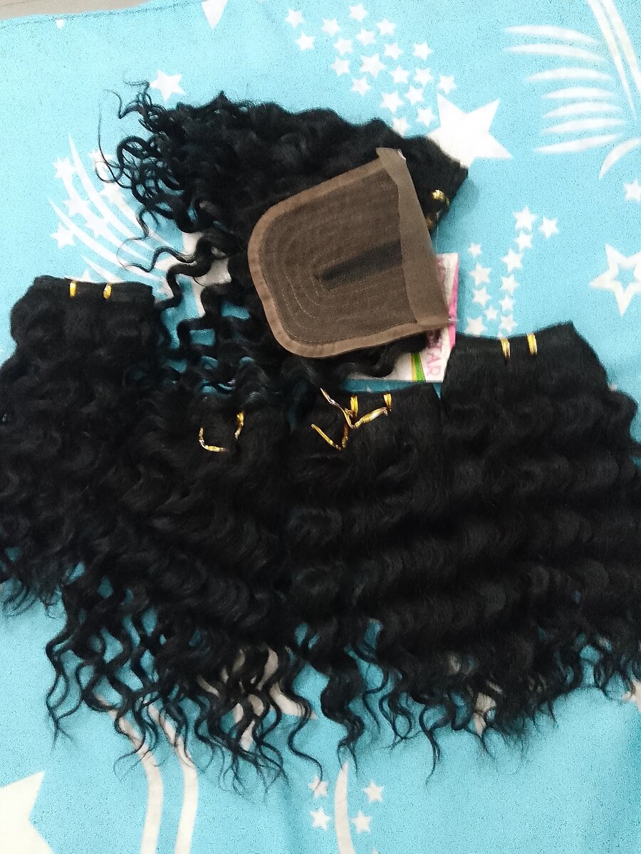 Extensions capillaires bouclés