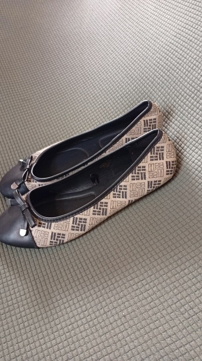 Ballerines élégantes motifs géométriques