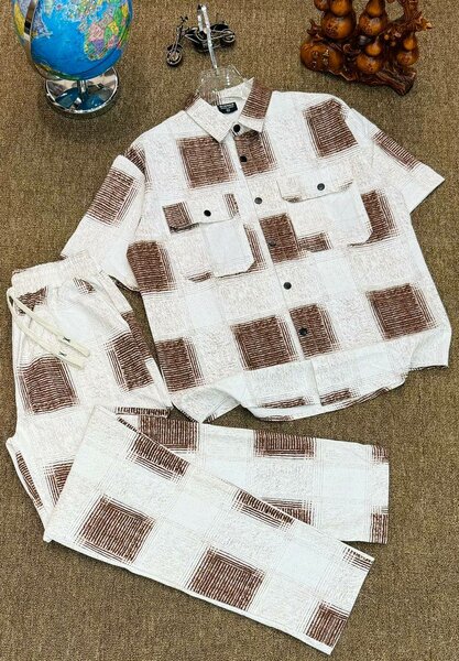 Tenue décontractée à carreaux