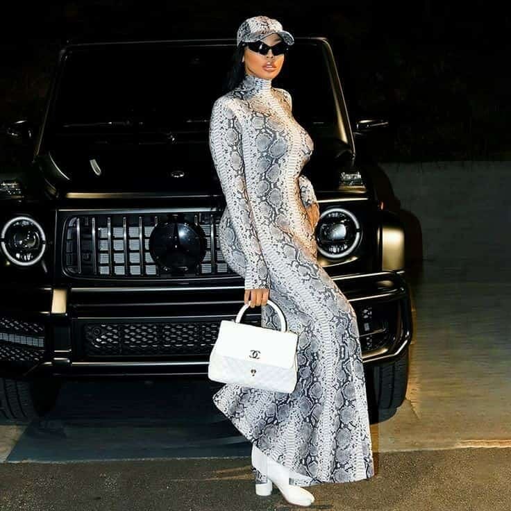 Robe sexy avec chapeau