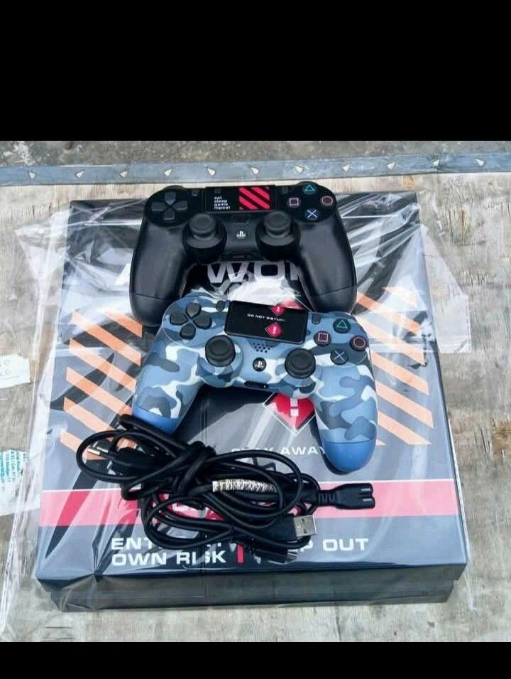 Console de Jeu avec Manettes