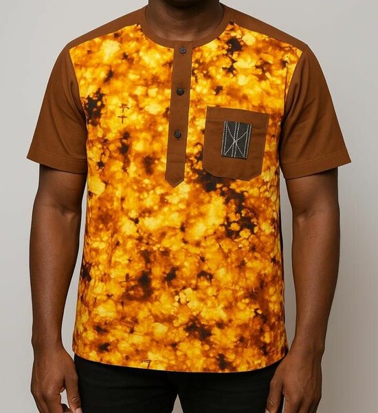 T-shirt homme à motifs vibrants