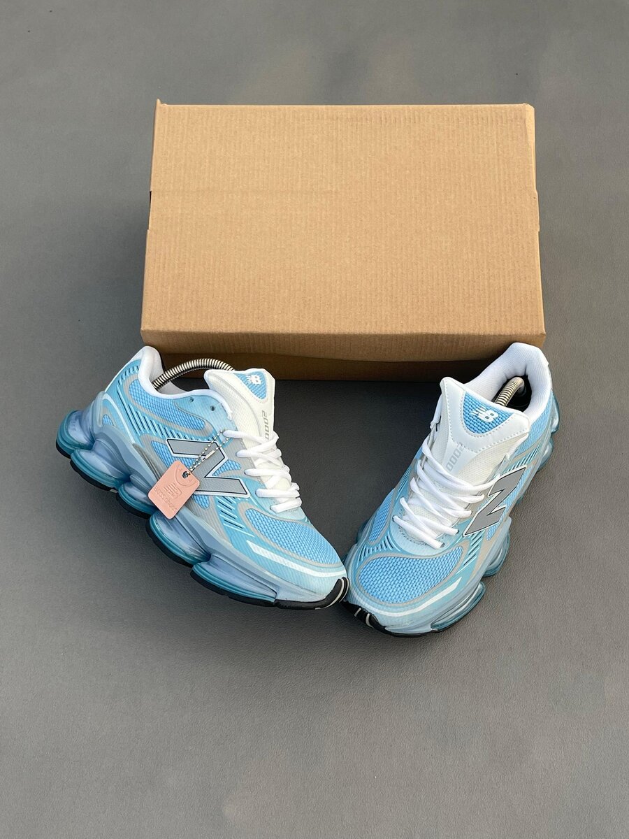 Baskets légères bleues