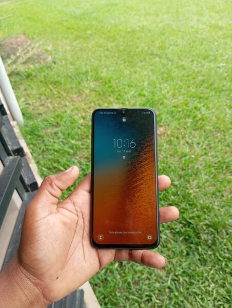 SAMSUNG GALAXY A40