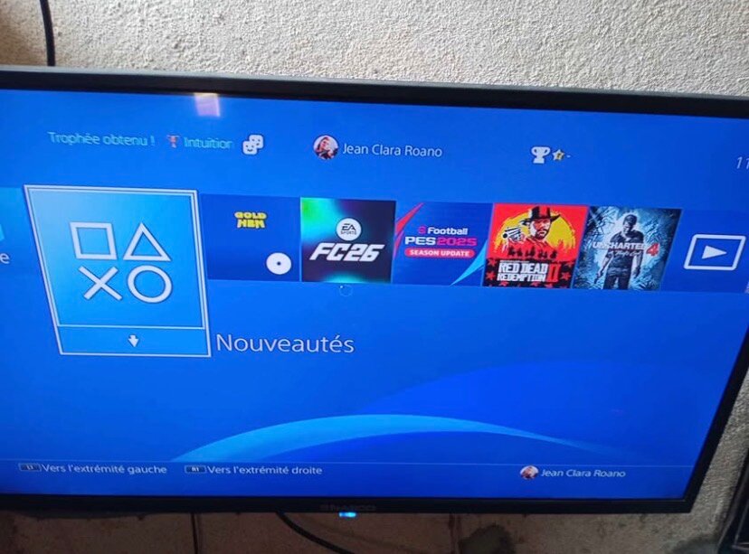 Console PS4 Slim + Manette