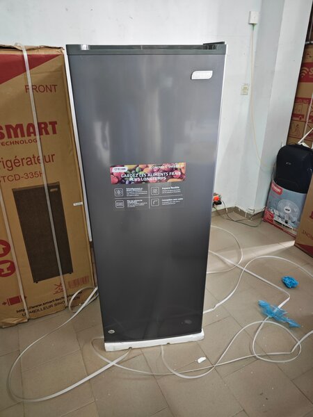 Congélateur vertical 180l