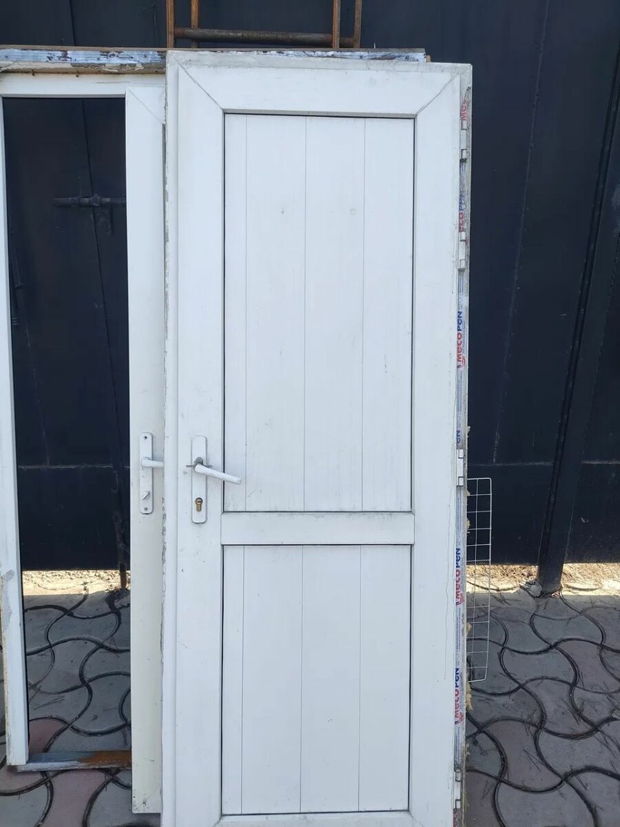 Пластиковые двери!!!