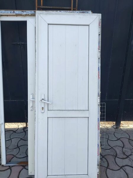 Пластиковые двери!!!