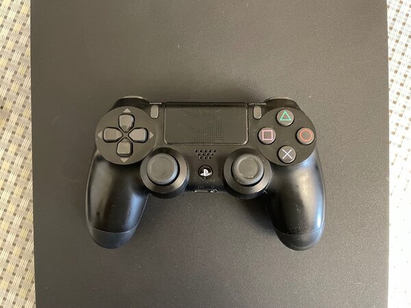 PlayStation 4 slim 500gb