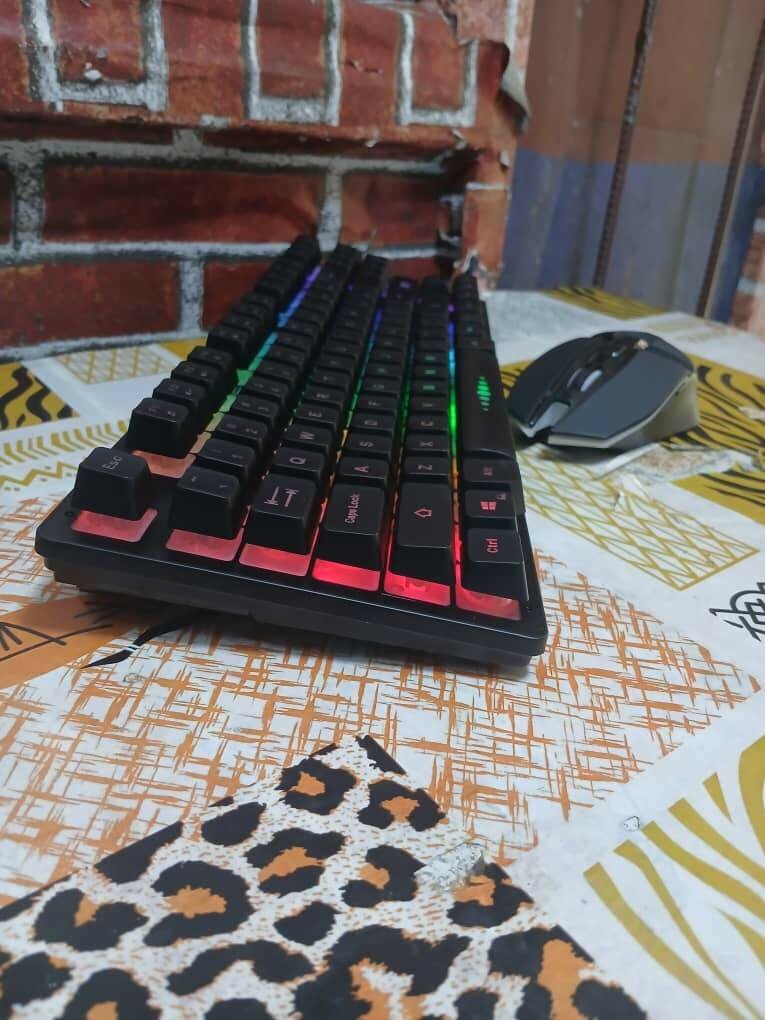 Clavier avec souris gamer