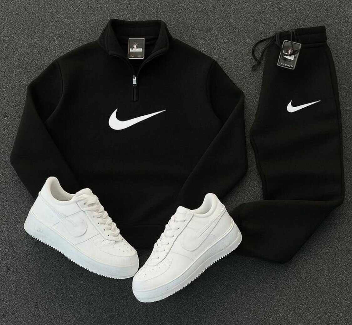 Ensemble survêtement Nike gris et baskets