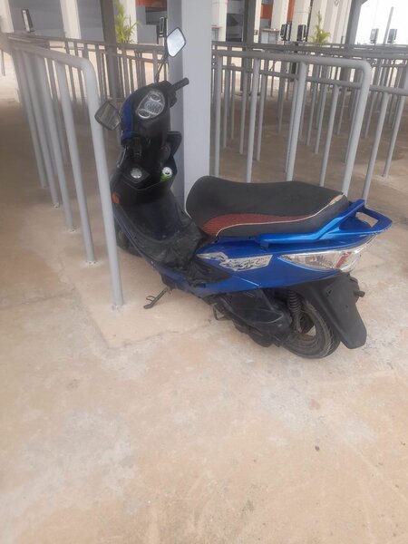 Scooter confortable bleu