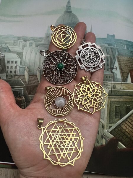 Подвески. Сакральная геометрия.