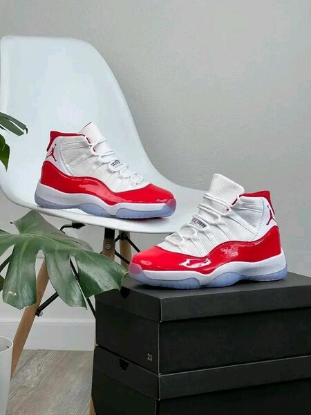JORDAN 11 ROUGE BLANC