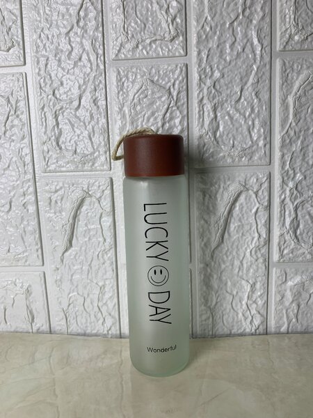 Bouteille en verre réutilisable