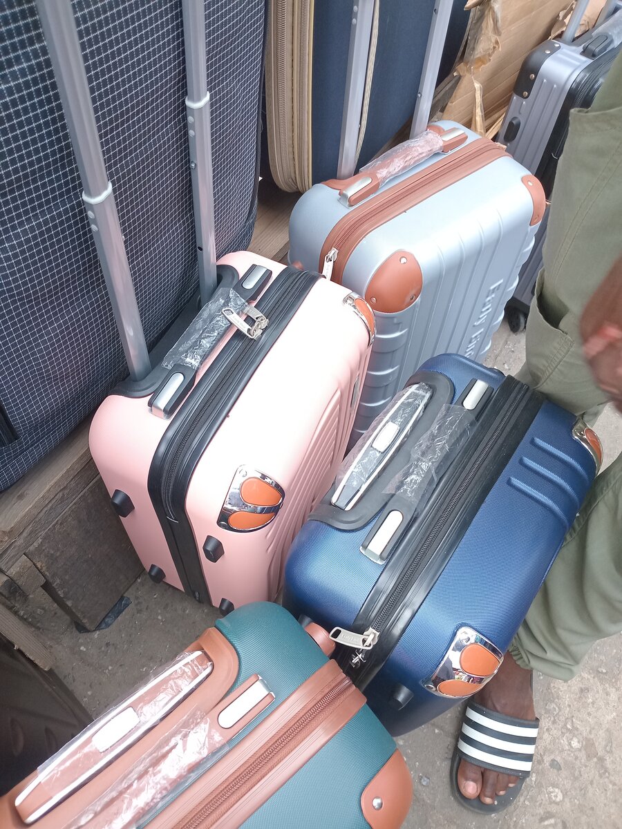 Mini antiscratch suitcase