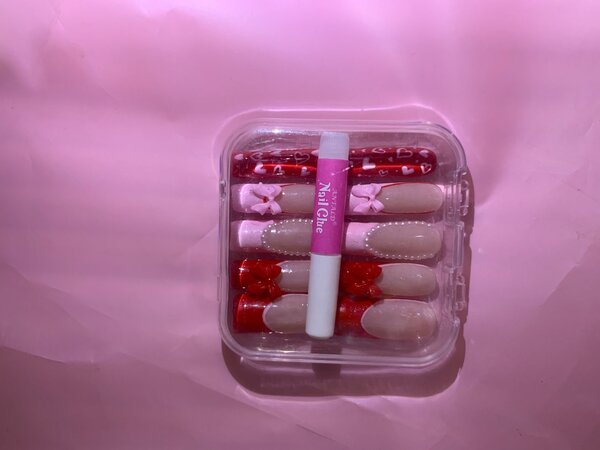Red and pink Press on nails with glue