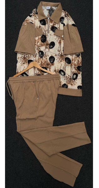 Ensemble homme chic avec motif imprimé