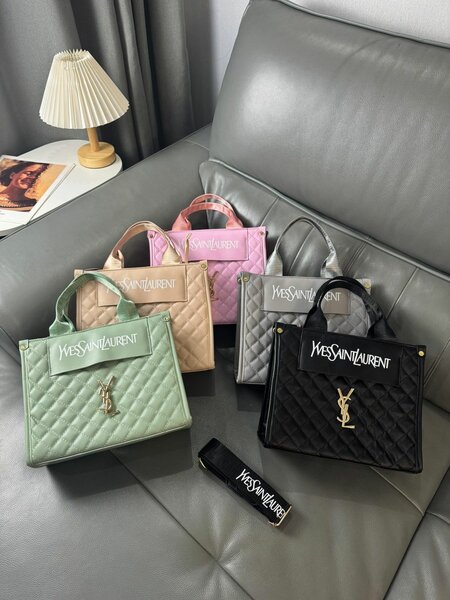 Yves Saint Laurent Sac Chic