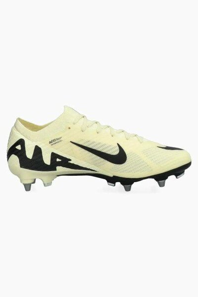 Superbes chaussures de foot