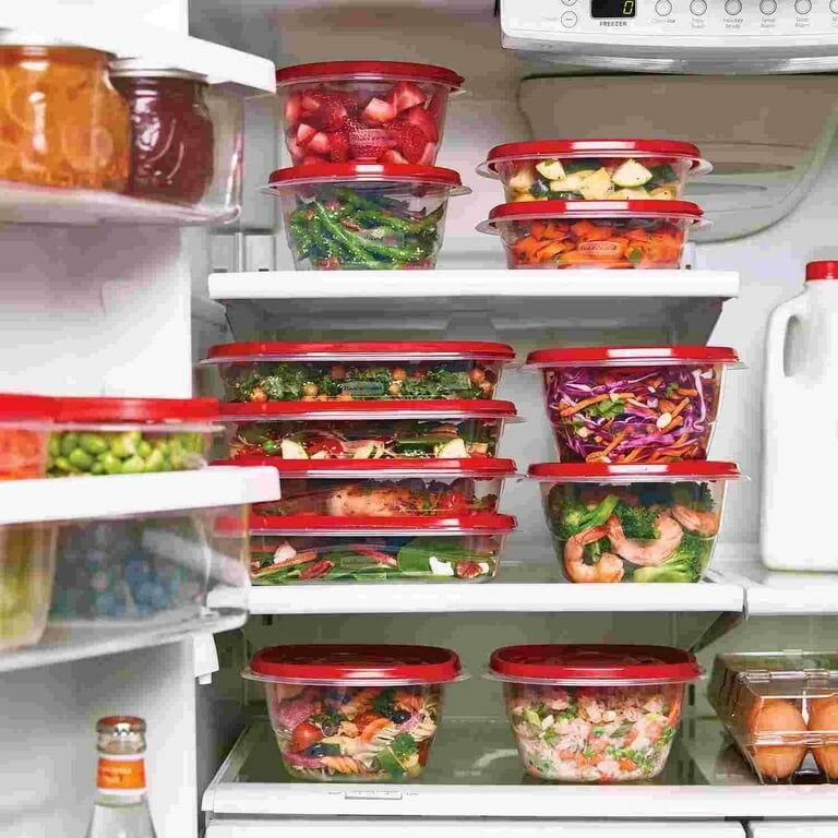 Rubbermaid 64-piece containers