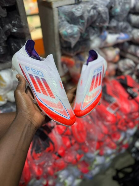 Chaussures de foot F50 blanches