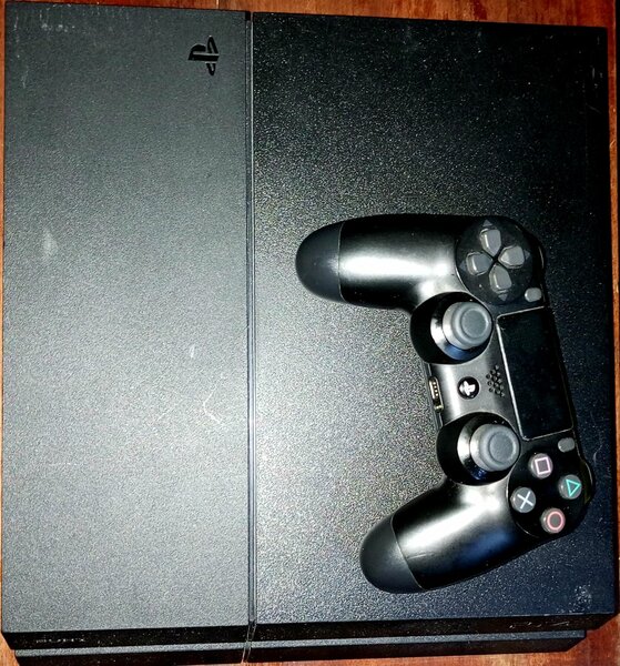 PS4 fat 1 To non craquée
