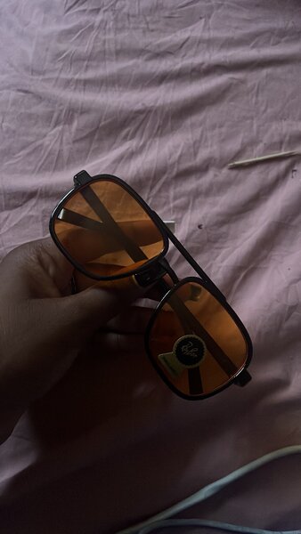 Lunettes de soleil colorées